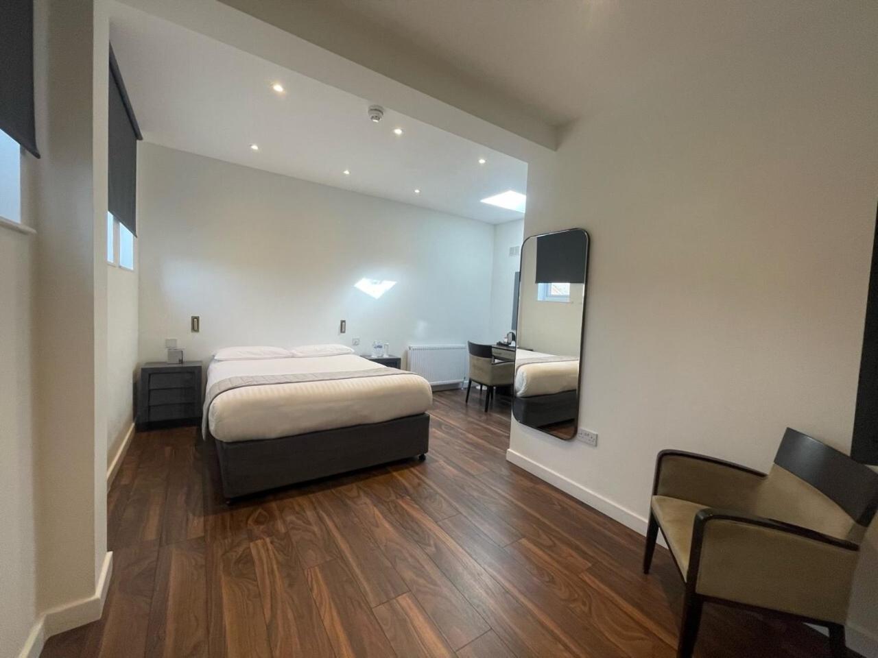 Hotel Nap Inn Барнет Экстерьер фото